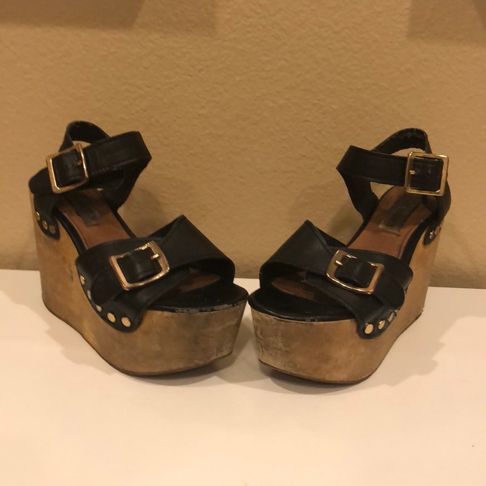 Platform sandals